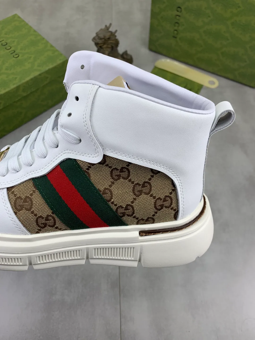 Men's shoes💰P420 💰[New Style] (GUCCI) The latest model from the official website🎁🎁Casual and fashionable men's shoes👟, hot style💥The style is simple and elegant, exclusive for trendy men. The unique double G element of the latest brand from the official website👑Gucci Original decoration, fashionable and generous, the fabric is original frosted calfskin✅Fully imported first-layer pigskin lining, the official website specifies wear-resistant, lightweight original rubber casual outsole, the classic model is taken in real life🎬38-44 2️⃣ colors available